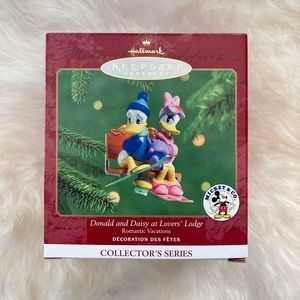 Hallmark Disney Ornament Donald and Daisy